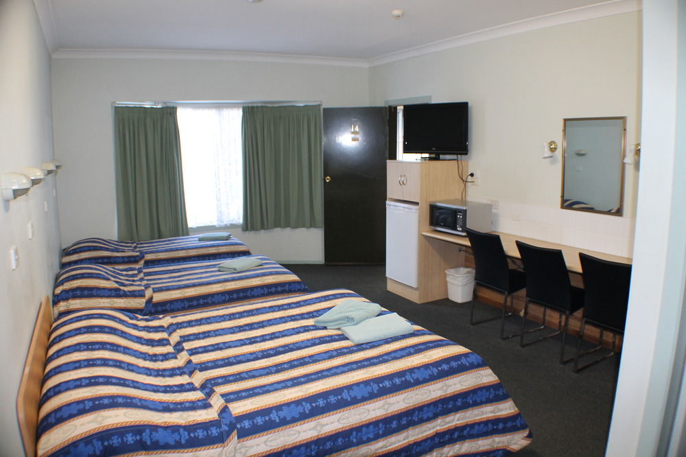 Lake Forbes Motel Екстер'єр фото